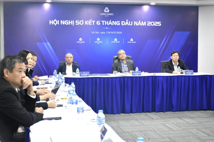 Long Giang Group tổ chức Hội nghị giao ban tháng 10/2025